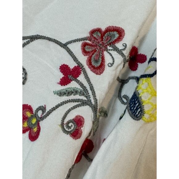 Time And Tru White Short Sleeved Blouse Embroidered With Flowers/Vines, XXXL, 22 - Picture 4 of 6